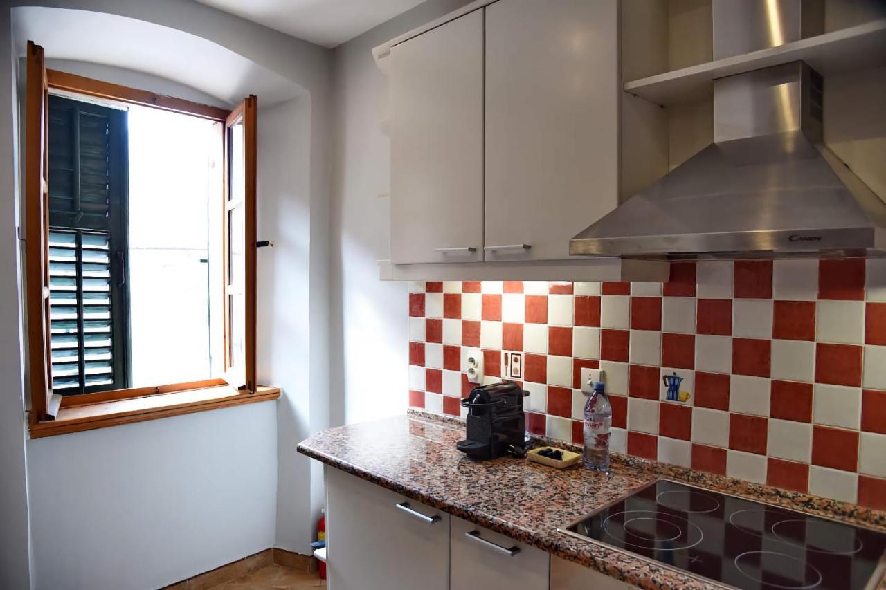 Cozy 2 Bedroom Apartment In Antique Bizanti Palace Kotor Exterior photo