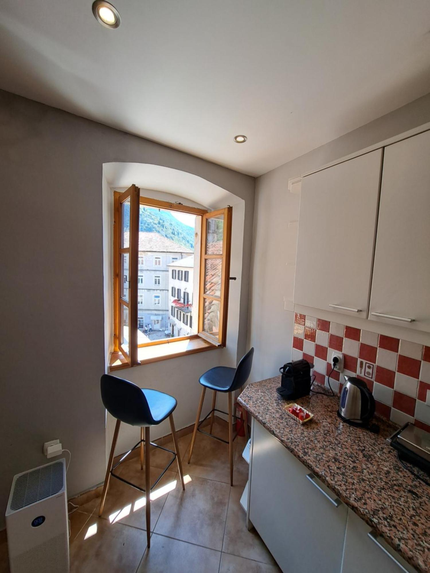 Cozy 2 Bedroom Apartment In Antique Bizanti Palace Kotor Exterior photo